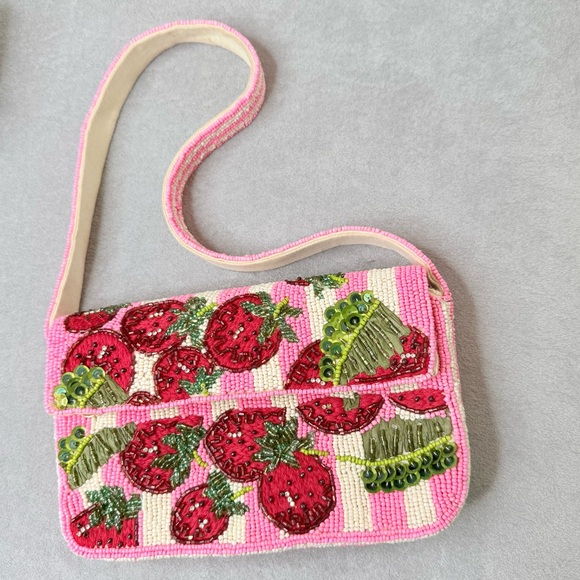 *NEW* Anthropologie The Fiona Beaded Bag Strawberry Craze - Picture 2 of 5